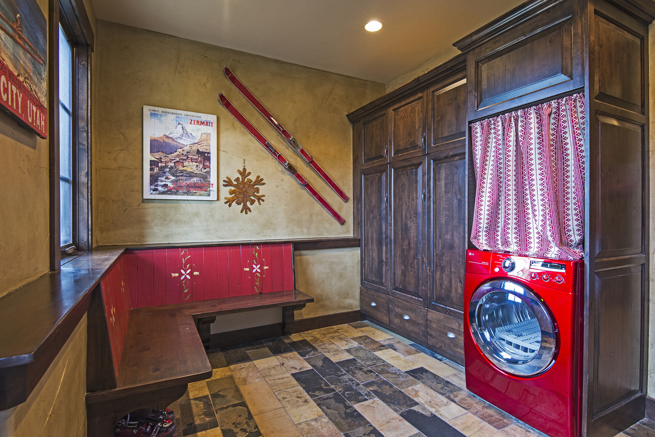 Chalet Image